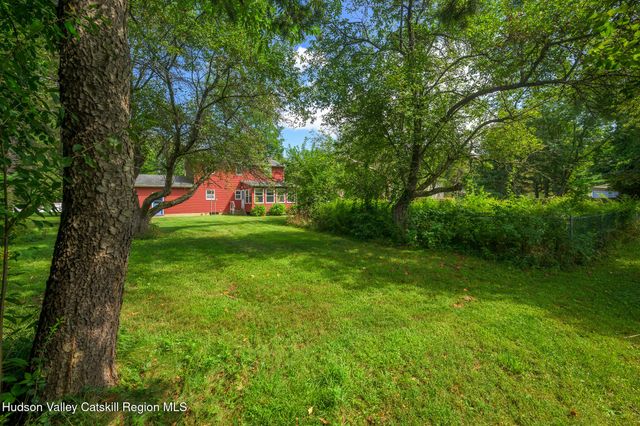 23 Gaffney Lane, Kinderhook, NY 12106