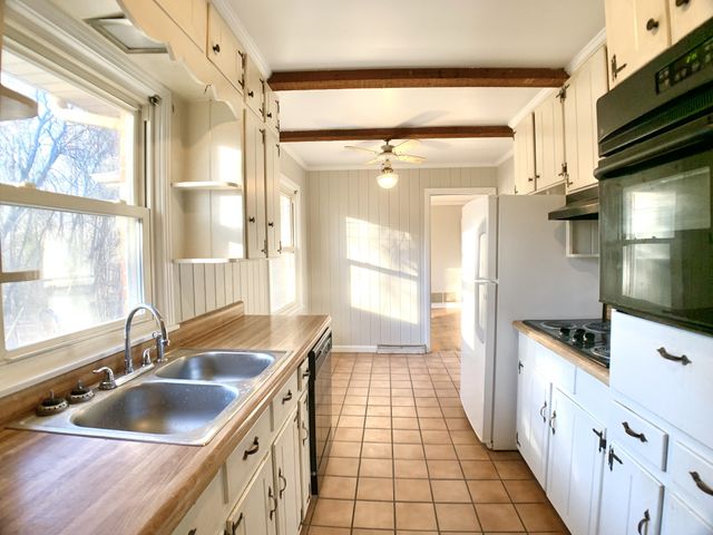 30 Bunker Hill Rd, Clarksville, TN 37042