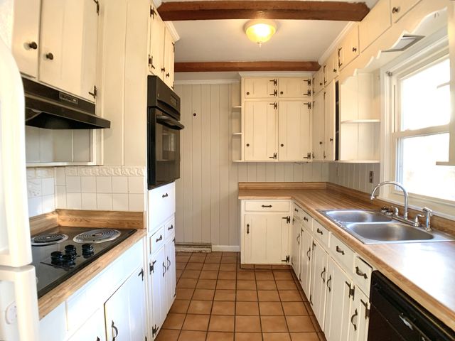 30 Bunker Hill Rd, Clarksville, TN 37042