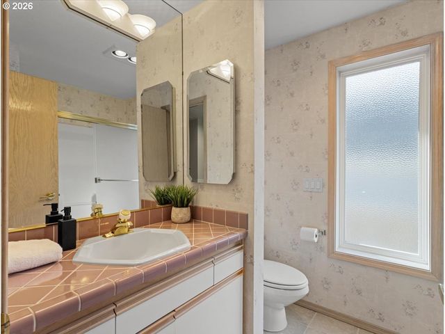 16044 Sw 129TH Ter, Portland, OR 97224