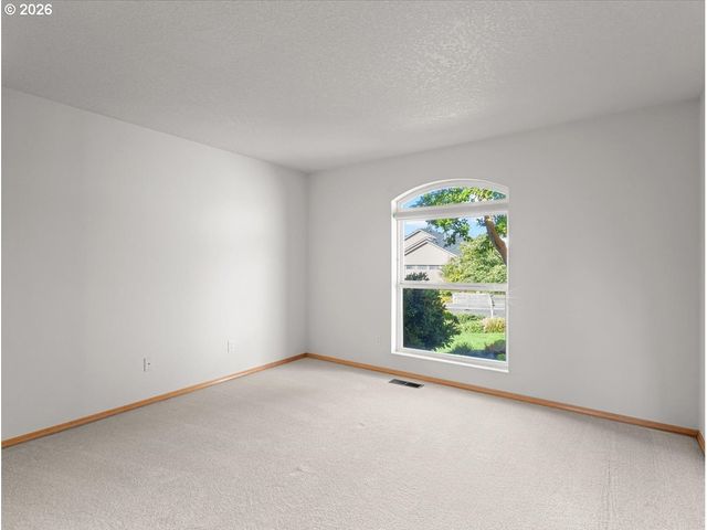 16044 Sw 129TH Ter, Portland, OR 97224