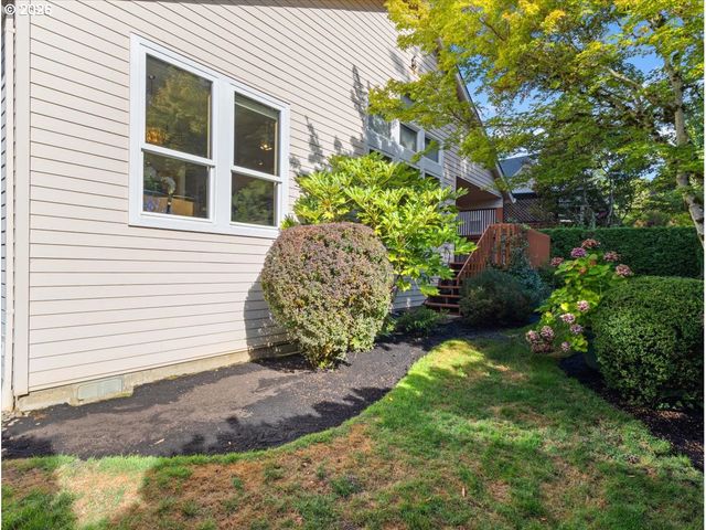 16044 Sw 129TH Ter, Portland, OR 97224