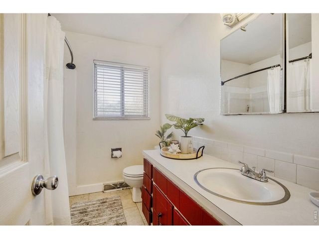 1620 Lakeridge Ct, Fort Collins, CO 80521