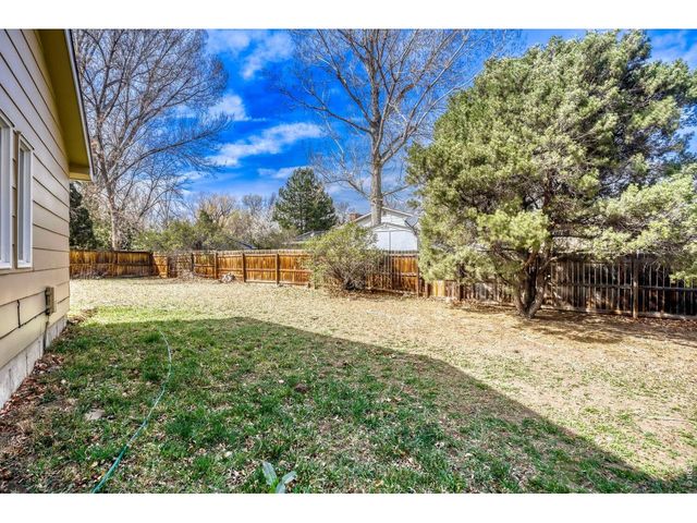 1620 Lakeridge Ct, Fort Collins, CO 80521