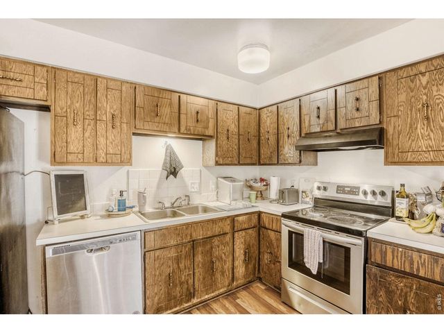 1620 Lakeridge Ct, Fort Collins, CO 80521