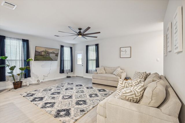 9609 Alderleaf Trail, Fort Worth, TX 76036