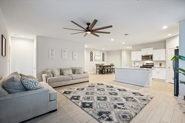 9609 Alderleaf Trail, Fort Worth, TX 76036