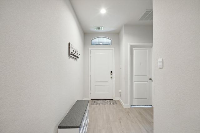 9609 Alderleaf Trail, Fort Worth, TX 76036