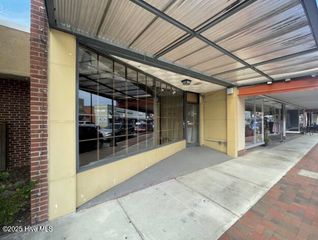 221 S Main Street, Laurinburg, NC 28352