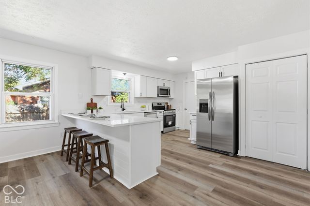 730 Colonial Way, Greenwood, IN 46142