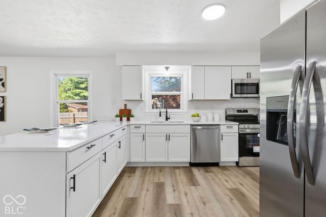 730 Colonial Way, Greenwood, IN 46142