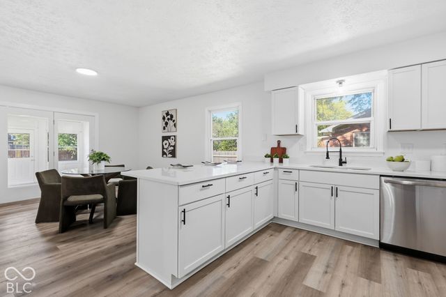 730 Colonial Way, Greenwood, IN 46142