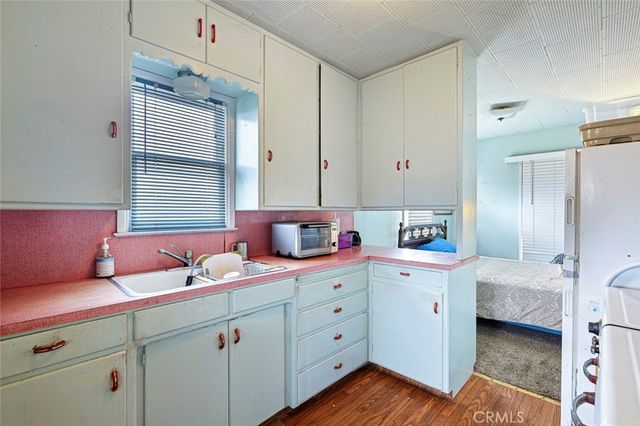 748 N East, Reedley, CA 93654