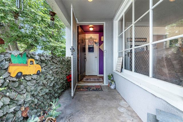748 N East, Reedley, CA 93654