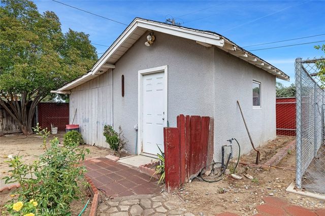 748 N East, Reedley, CA 93654