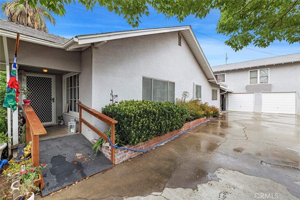 Image 1 of property listing at 748 N East, Reedley, CA 93654