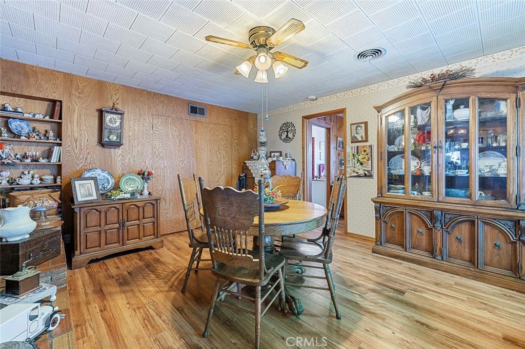 Image 17 of property listing at 748 N East, Reedley, CA 93654