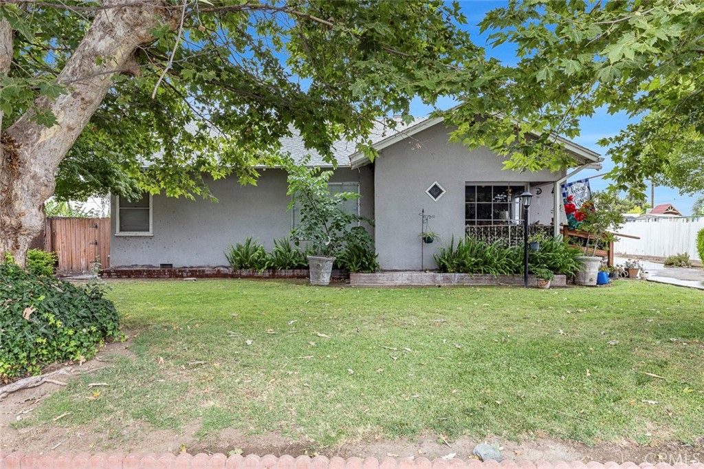 Image 2 of property listing at 748 N East, Reedley, CA 93654