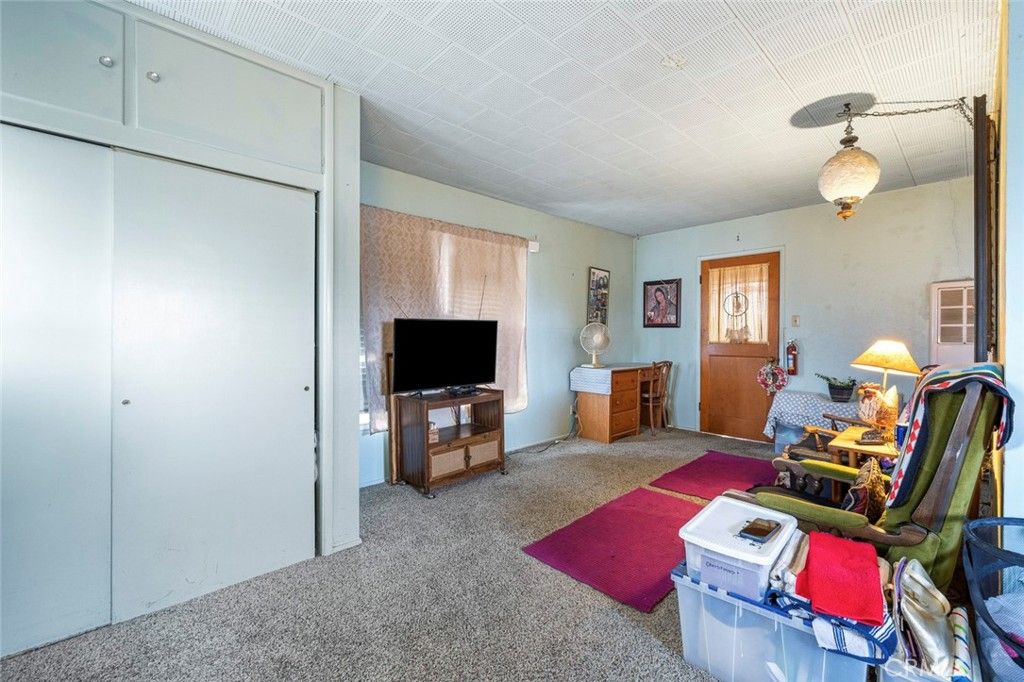 Image 33 of property listing at 748 N East, Reedley, CA 93654