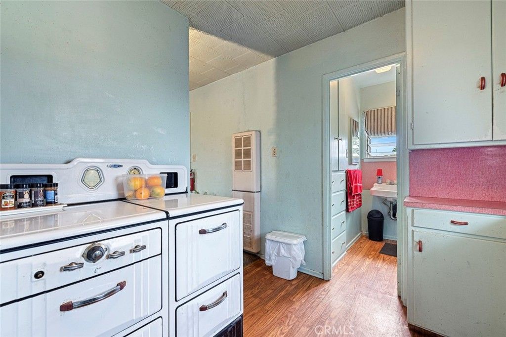 Image 36 of property listing at 748 N East, Reedley, CA 93654