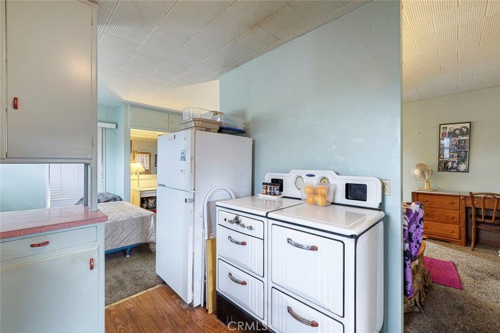 Image 37 of property listing at 748 N East, Reedley, CA 93654