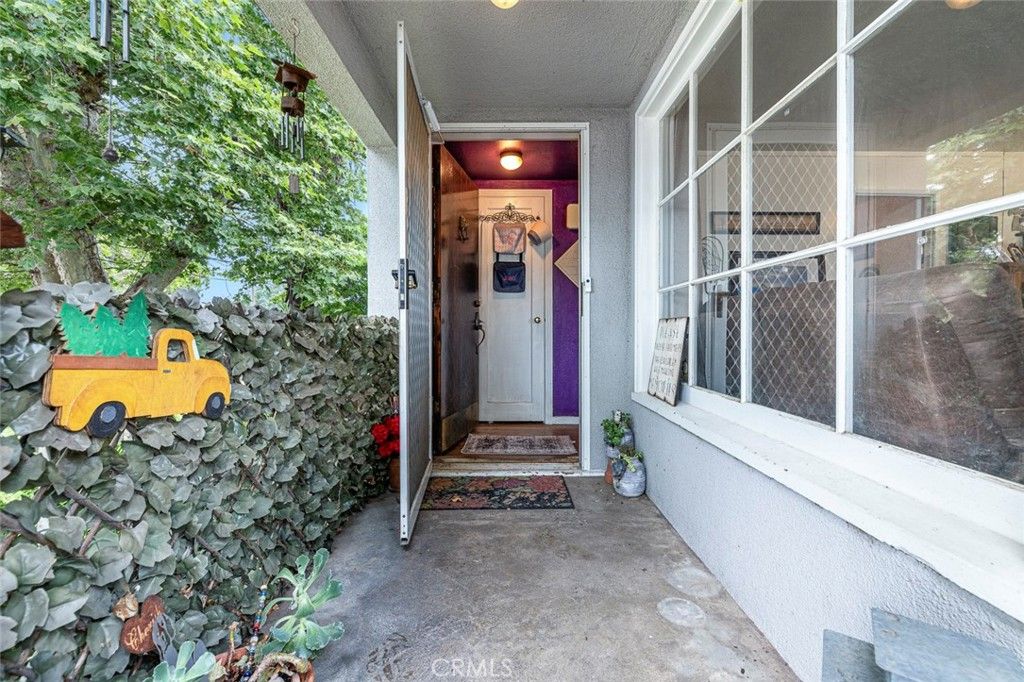 Image 4 of property listing at 748 N East, Reedley, CA 93654