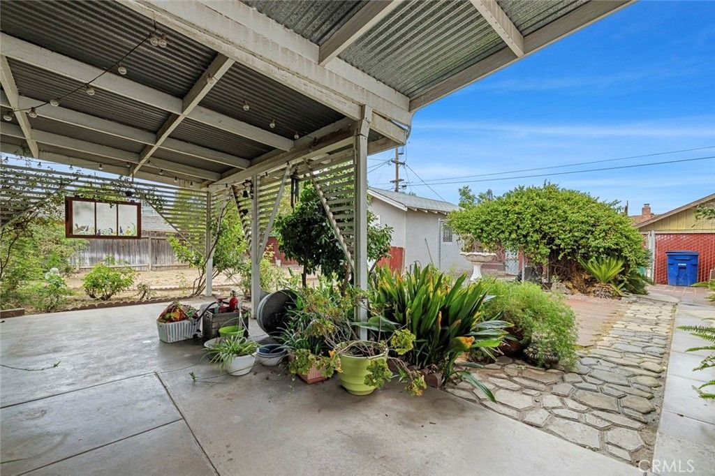 Image 42 of property listing at 748 N East, Reedley, CA 93654