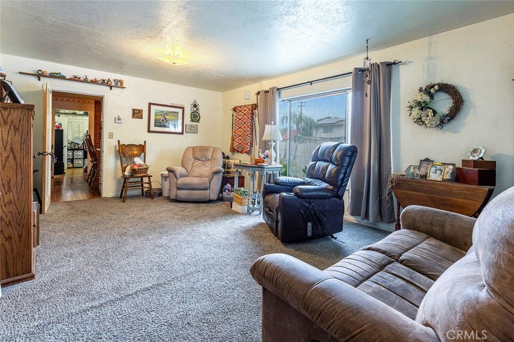 Image 5 of property listing at 748 N East, Reedley, CA 93654