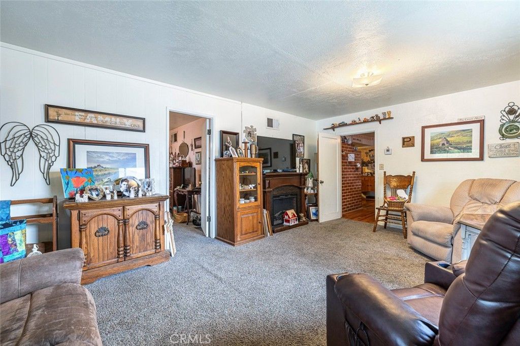 Image 6 of property listing at 748 N East, Reedley, CA 93654