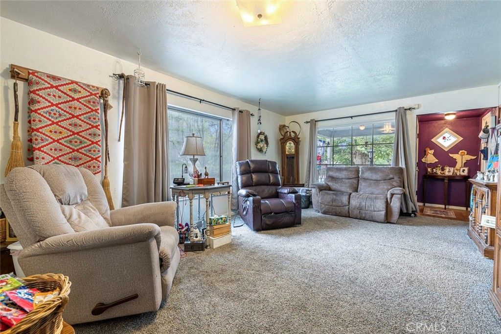 Image 7 of property listing at 748 N East, Reedley, CA 93654