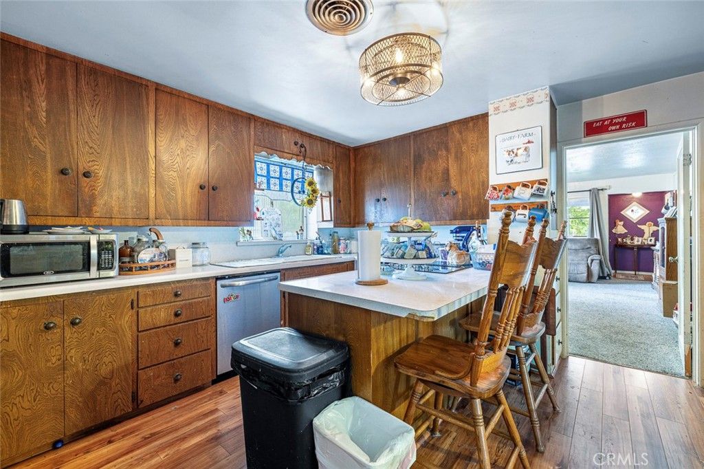 Image 9 of property listing at 748 N East, Reedley, CA 93654