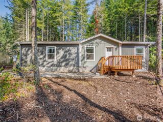 321 N Mountain View Drive, Hoodsport, WA 98548