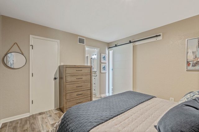 15575 Marina Drive 233B, Conroe, TX 77356