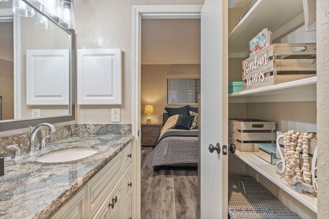 15575 Marina Drive 233B, Conroe, TX 77356