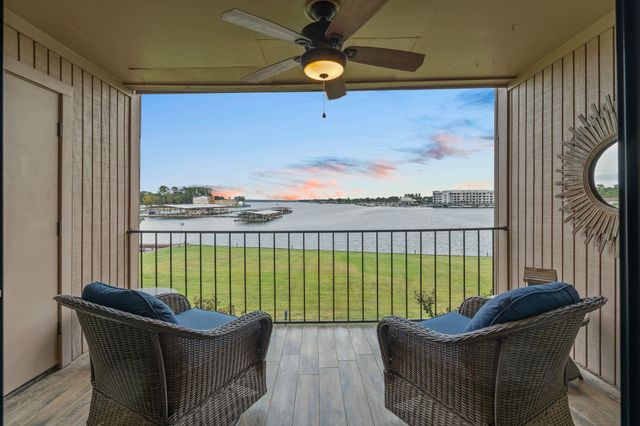 15575 Marina Drive 233B, Conroe, TX 77356