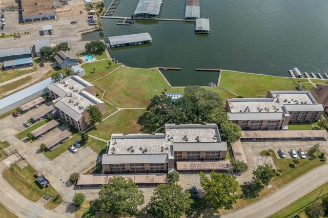 15575 Marina Drive 233B, Conroe, TX 77356