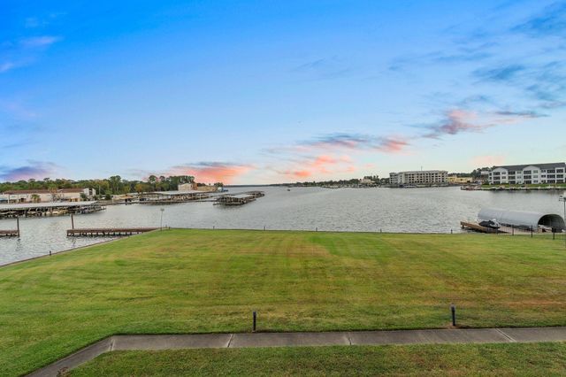 15575 Marina Drive 233B, Conroe, TX 77356