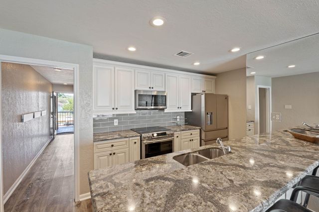 15575 Marina Drive 233B, Conroe, TX 77356