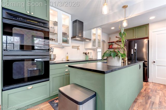 1512 Eason, Waterford Charter Township, MI 48328