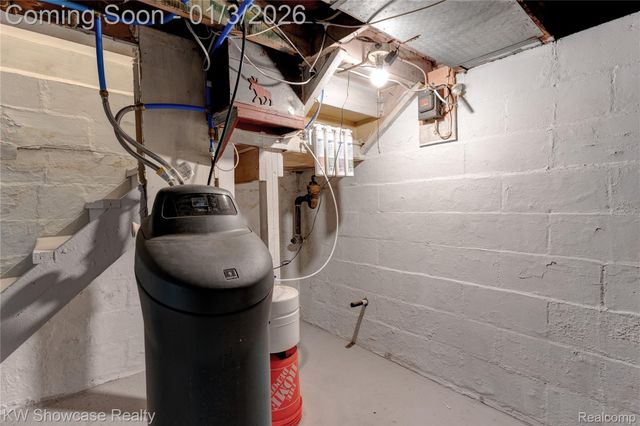 1512 Eason, Waterford Charter Township, MI 48328