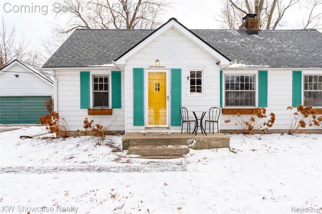 1512 Eason, Waterford Charter Township, MI 48328