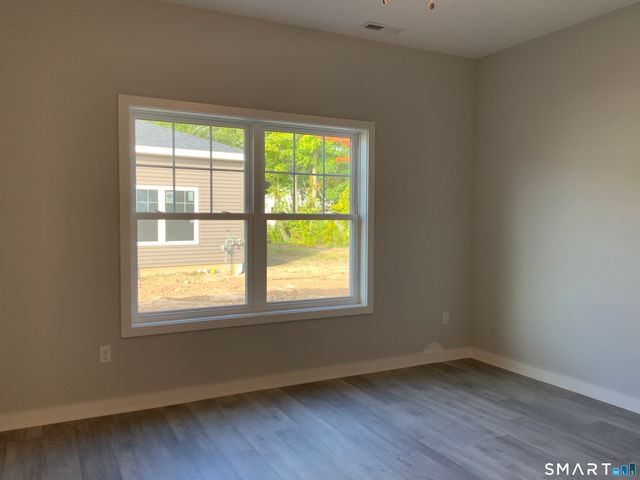 37 Shingle Hill Road C, West Haven, CT 06516