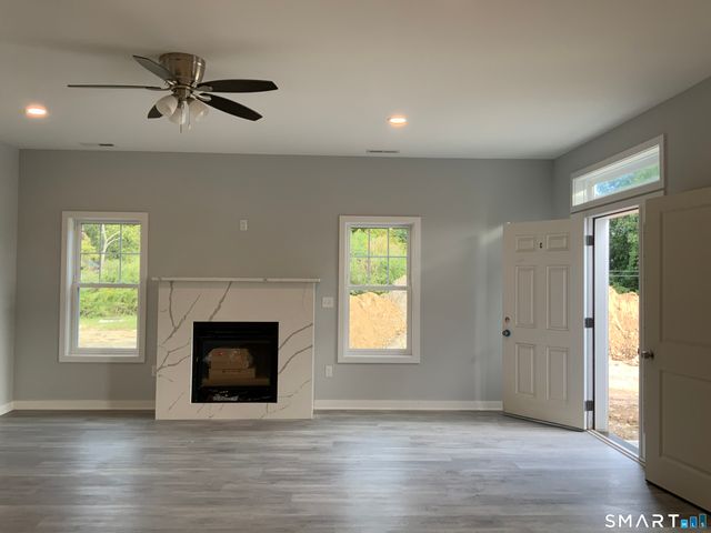 37 Shingle Hill Road C, West Haven, CT 06516