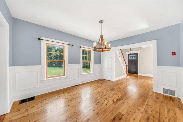 4 Shaw St, Medway, MA 02053