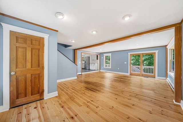 4 Shaw St, Medway, MA 02053