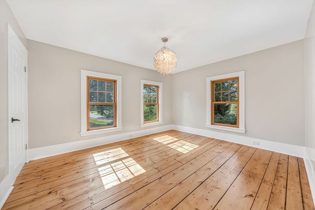 4 Shaw St, Medway, MA 02053