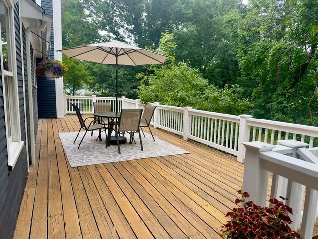 4 Shaw St, Medway, MA 02053