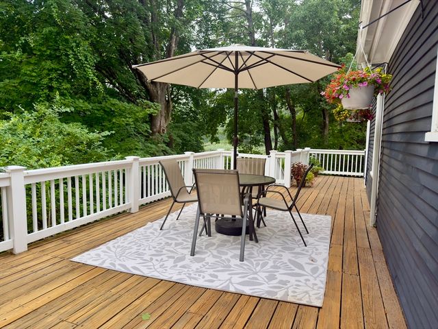 4 Shaw St, Medway, MA 02053