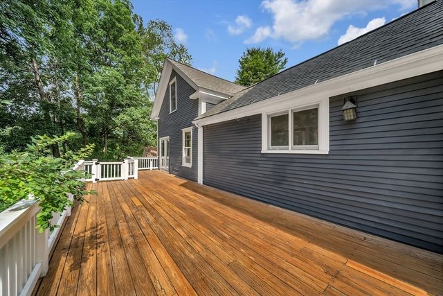 4 Shaw St, Medway, MA 02053