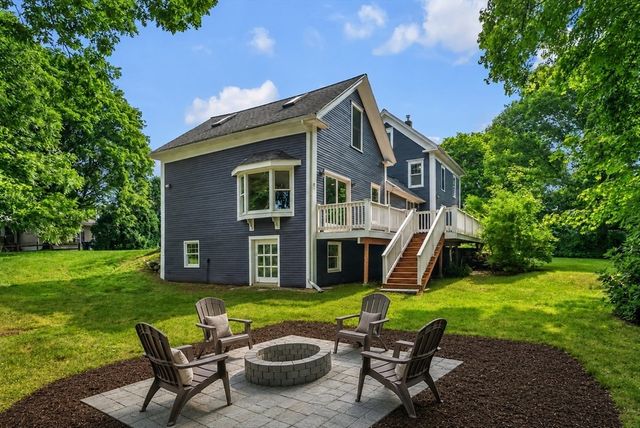 4 Shaw St, Medway, MA 02053
